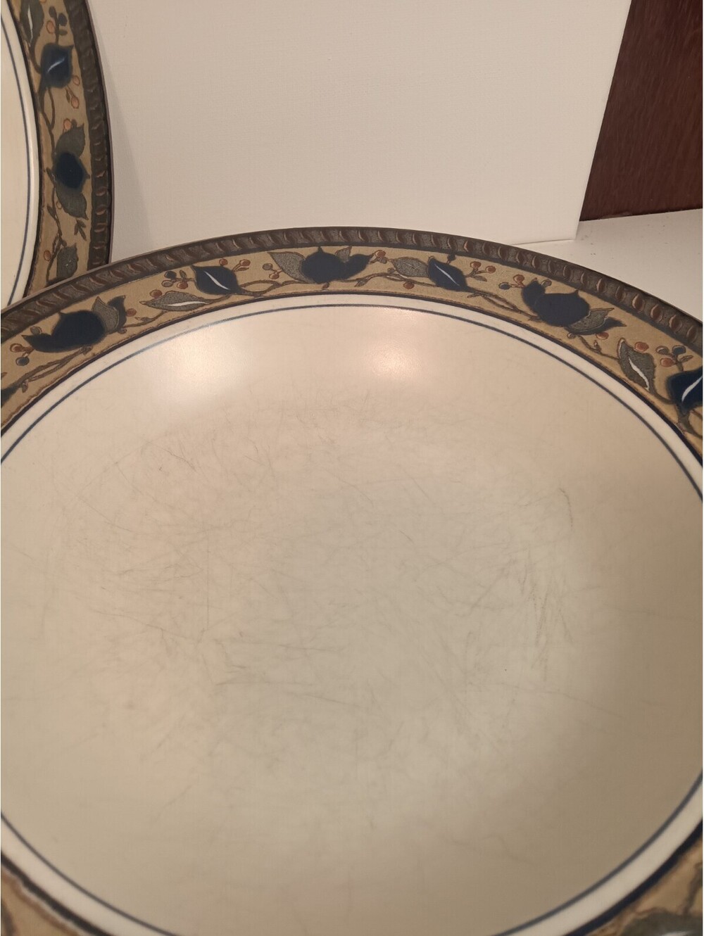 Set of 4 Mikasa Intaglio Arabella Rim Soup Bowls 9.25" Stoneware please read - Picture 3 of 6